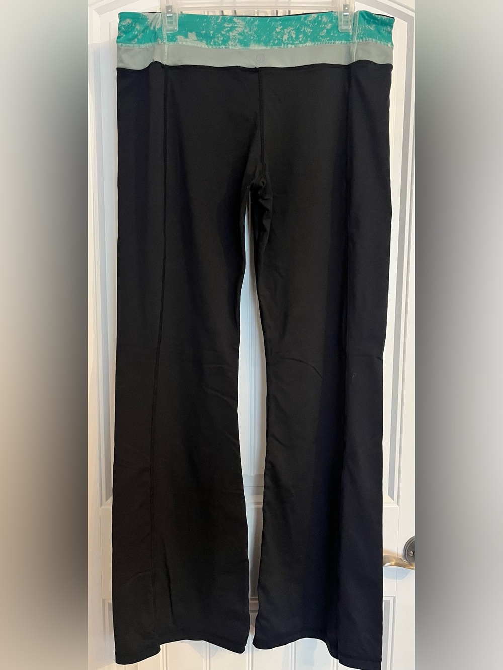 lululemon athletica Black Groove Pant Flare - Size 12 - Picture 4 of 4